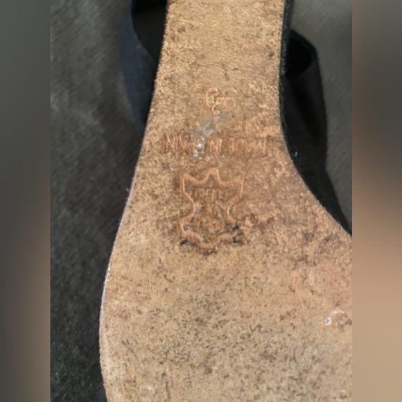 Bettye Muller Black Linen Slingback Wedge - Picture 9 of 10